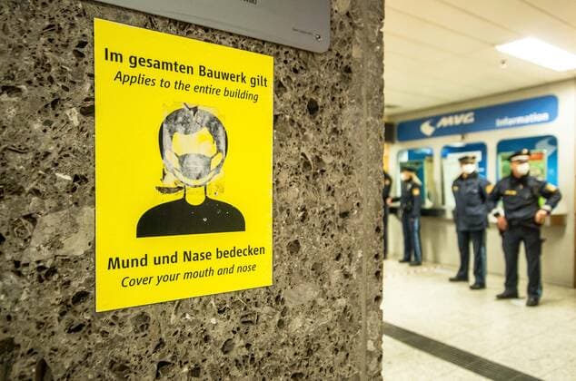 Coronavirus in Bayer, Kontrolle der Masken-Pflicht und 3G Regeln im ÖPNV November 26, 2021, Munich, Bavaria, Germany: Munich police and personnel from the MoÂ¼nchner Verkehrsgesellschaft check passengers exiting at the Stachus station for proof of vaccination or valid testing. Due to controls taking place largely only at Stachus over the past week, anti-maskers and anti-vaxxers have felt relatively safe in trains so long as they avoid the station, using Facebook and Telegram groups to inform others of control points to avoid. Just prior to this scene, anti-maskers simply continued one station further to avoid being stopped by police. Munich Germany - ZUMAb160 20211126_zbp_b160_008 Copyright: xSachellexBabbarx