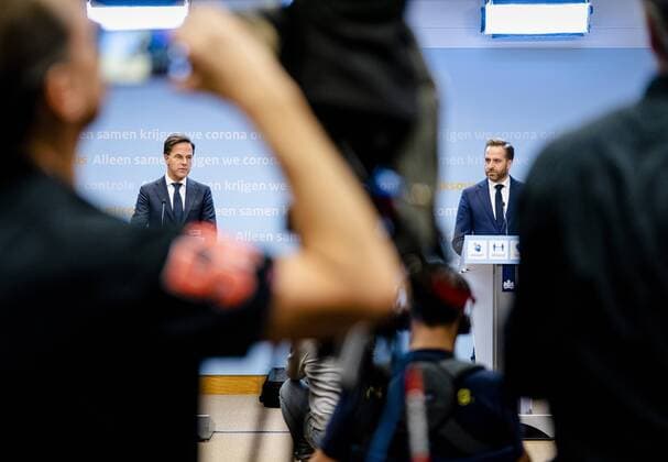 Outgoing Prime Minister Mark Rutte and outgoing Minister Hugo de Jonge Public Health, Welfare and Sport during a press conference about stricter corona measures in The Hague, the Netherlands on November 26 2021 ANP BART MAAT  Copyright: xANPx xxANPx x441210430x