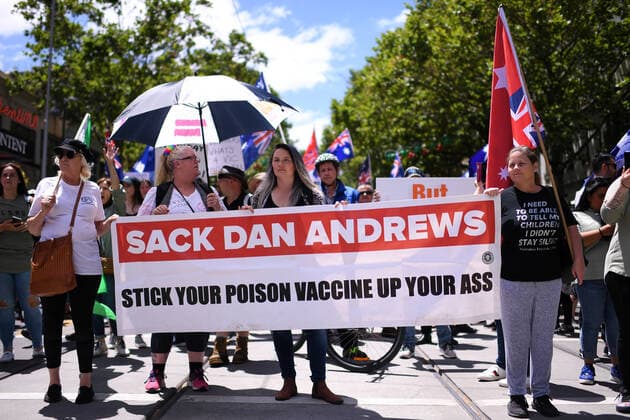 COVID19 VACCINATION PROTEST MELBOURNE, People participate in protest against mandatory vaccination in Melbourne, Saturday, November 27, 2021. A series of rallies will be held across Australia against mandatory vaccination. ( NO ARCHIVING, EDITORIAL USE ONLY, NO USE IN BOOKS WITHOUT CONSENT MELBOURNE VIC AUSTRALIA  Copyright: xJAMESxROSSx 20211127001600633614