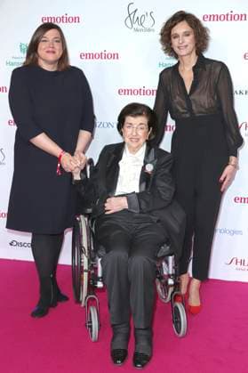 Katharina Fegebank, Lore Maria Peschel Gutzeit and Katarzyna Mol Wolf at the 10 presentation of the EMOTION Award 2021 at the Curio Haus Hamburg, 26 11 2021 Foto:xgbrcix xFuturexImage