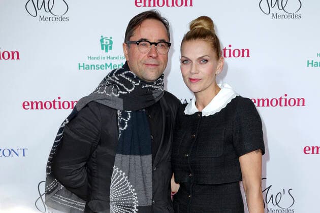 Jan Josef Liefers with wife Anna Loos at the 10 presentation of the EMOTION Award 2021 at the Curio Haus Hamburg, 26 11 2021 Foto:xgbrcix xFuturexImage