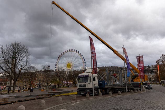 Stuttgart themed pictures dismantling of Stuttgart Christmas market, 27 11 2021, themed pictures dismantling of Stuttgart Christmas market, 27 11 2021, Copyright: xDROFITSCH EIBNERx EP_ddh