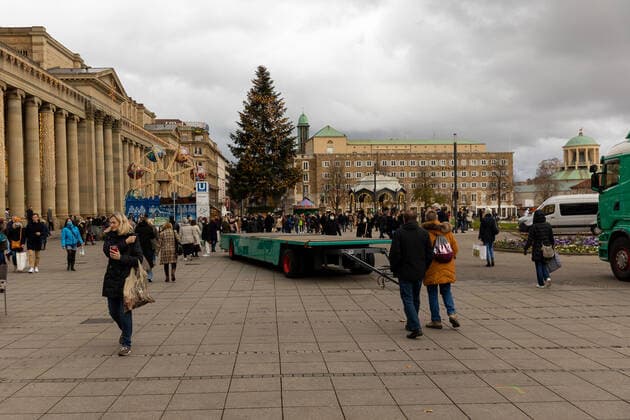Stuttgart themed pictures dismantling of Stuttgart Christmas market, 27 11 2021, themed pictures dismantling of Stuttgart Christmas market, 27 11 2021, Copyright: xDROFITSCH EIBNERx EP_ddh