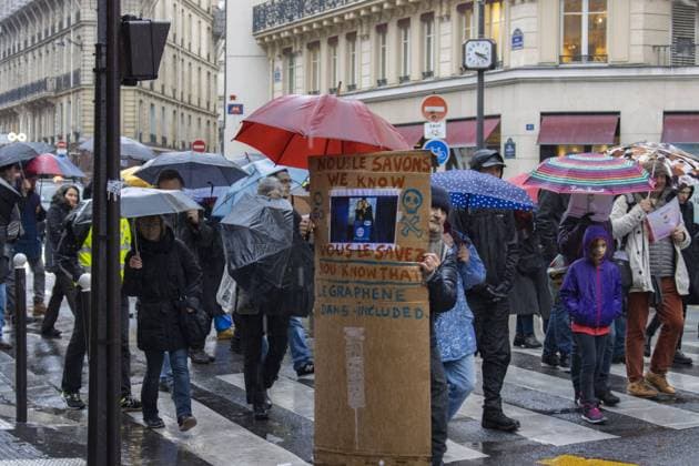 Demonstration against the Health Pass in Paris. The procession started from the Place de la Bataille de Stalingrad and ended on the Place Franz Liszt in front of the Saint Vincent-de-Paul church.  MarynexDjourix xLexPictorium LePictorium_0256049