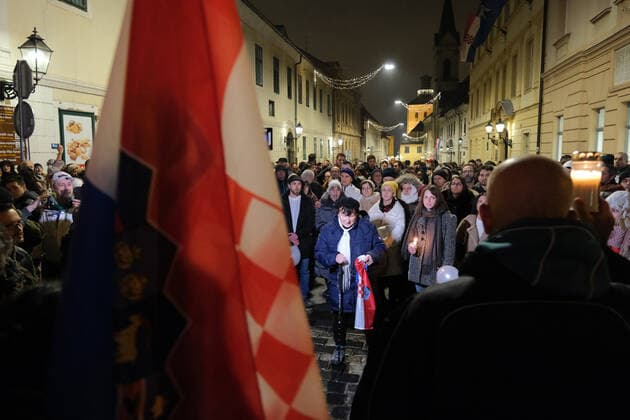 Protesters against mandatory COVID-19 certificates rally in Zagreb Several thousand people from all over Croatia gatherd in Zagreb on Saturday for a protest against mandatory COVID-19 certificates and epidemiological restrictions in force. Participants in the protest, which is also called the Silent White March on social networks, want the government to abolish COVID-19 certificates, which prove one™s vaccination against or recovery from COVID-19 and which have become obligatory for employees of government and public institutions as well as everyone else entering those institutions. At 5 pm, a new Silent White March, a protest against COVID certificates, started from the Square of the French Republic in Zagreb. The protesters headed towar SlavenxBranislavxBabic PIXSELL