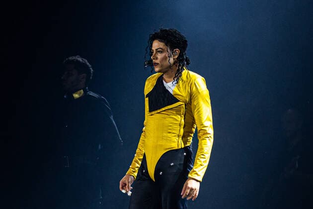 SÃO PAULO, SP - 28.11.2021: TRIBUTO AO REI DO POP - The artist Rodrigo Teaser presents the Tribute to the King of Pop, in honor of Michael Jackson, the show took place this Sunday night, at Tom Brasil, in São Paulo, November 28th. x2148471x  VanxCampos