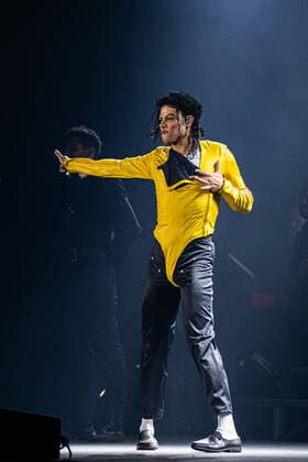 SÃO PAULO, SP - 28.11.2021: TRIBUTO AO REI DO POP - The artist Rodrigo Teaser presents the Tribute to the King of Pop, in honor of Michael Jackson, the show took place this Sunday night, at Tom Brasil, in São Paulo, November 28th. x2148472x  VanxCampos