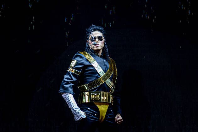 SÃO PAULO, SP - 28.11.2021: TRIBUTO AO REI DO POP - The artist Rodrigo Teaser presents the Tribute to the King of Pop, in honor of Michael Jackson, the show took place this Sunday night, at Tom Brasil, in São Paulo, November 28th. x2148482x  VanxCampos
