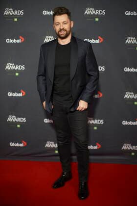 November 29, 2021, London, on, Canada: Shawn Austin poses for photographers on the red carpet at the Canadian Country Music Awards in London, Ont., Monday, Nov. 29, 2021. London Canada  - ZUMAc35_ 20211129_zaf_c35_105 Copyright: xGeoffxRobinsx