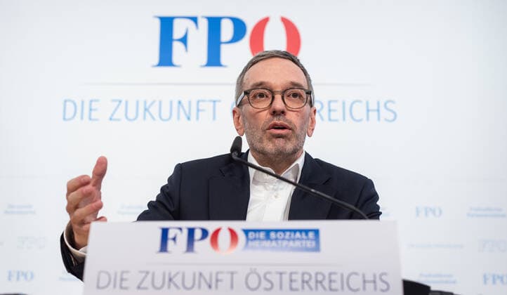 20211130 Press conference by FPOE - Current developments in Corona politics VIENNA, AUSTRIA - NOVEMBER 30: Chairman of FPOE Herbert Kickl at a press coinference on current developments in Corona politics at FPOE Media Center on November 30, 2021 in Vienna, Austria. WIEN, OESTERREICH - 30. NOVEMBER: Klubobmann der FPOE Herbert Kickl bei einer Pressekonferenz zu aktuellen Entwicklungen in der Corona-Politik im FPOE Mediencenter am 30. November 2021 in Wien, Oesterreich. 211130_SEPA_32_021 Copyright: xMartinxJuenx SEPAxMedia