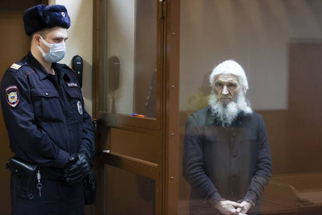 MOSCOW, RUSSIA - NOVEMBER 30, 2021: Unordained schema hegumen Sergius (Nikolai Romanov), charged with unsanctioned actions, encouraging people to kill themselves, and violating the right for freedom of religion, attends the verdict announcement at Moscow’s Izmailovsky District Court. Romanov was arrested at the Sredneuralsk Convent and sent to Moscow on December 29, 2020; he was excommunicated in May 2020 for violating a ban on preaching after calling on people to go to church despite the lockdown, describing the coronavirus situation as a fake pandemic . More recently, Sergius was stripped of his rank by the Yekaterinburg Eparchy court and ordered to leave the convent, but continued to perform church services nevertheless. The metropolita TS11A0D1