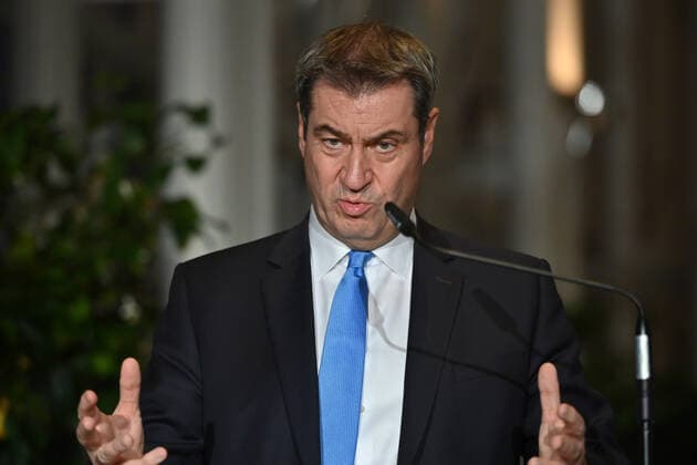 Markus SOEDER Ministerpraesident Bavaria and CSU chairman ,gesture, single picture, cut portrait, portrait, portrait press statement MP Soeder after federal state round to Corona on 30 11 2021 in the state chancellery in Munich