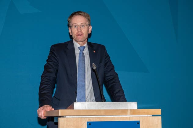 Kiel 30 November 2021, state house Prime Minister Daniel Günther informs in the evening about the todays consultations to the Corona situation during the federation countries switching and gives a short view of the meeting of the Prime Minister conference on Thursday