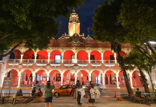 Daily Life In Merida City Hall (Palacio Municipal) of MÃ rida. On Tuesday, November 30, 2021, in Merida, Yucatan, Mexico. Merida Mexico  Copyright: xArturxWidakx originalFilename:widak-dailylif211130_npTv0.jpg