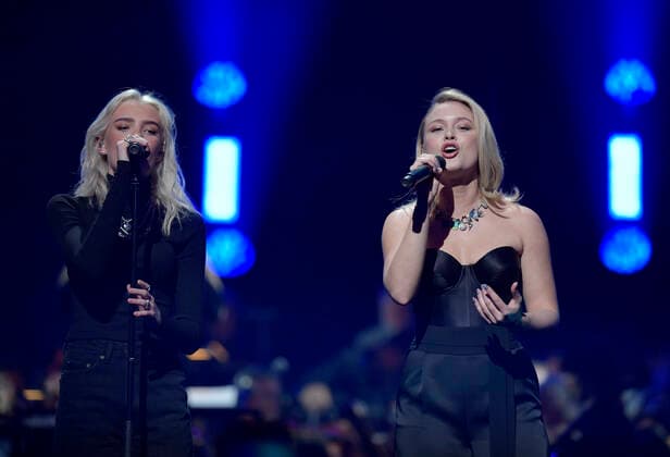 STOCKHOLM 20211201 Ella Tiritiello and Zara Larsson Together For A Better Day at Avicii Arena, a concert to draw attention to mental illness at the Tim Bergling Foundation s annual day STOCKHOLM SWEDEN x10040x,  Copyright: xAndersxWiklund TTx TOGETHER FOR A BETTER DAY