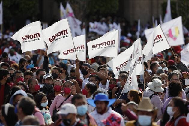Thousands of citizens attend the third report of the Government of the President of Mexico, Andrés Manuel López Obrador in the Zocalo in Mexico City, Mexico, 01 December 2021. Lopez Obrador declared this Wednesday that his Government is standing despite the covid-19 pandemic during an event with more than 100,000 people to celebrate the first three years of his six-year term. Friends, friends, as in the best of times, we return to concentrate in this democratic Zocalo of the capital of the Republic. Today we celebrate 3 years of Government and we are standing despite the pandemic that has caused us so much pain , he said. Lopez Obrador says his Government is standing up despite the pandemic !ACHTUNG: NUR REDAKTIONELLE NUTZUNG!  Copyright: xJoséxMéndezx MEX8837 20211202-a43d73329271ddf902110314e67f3cef39bd00c1
