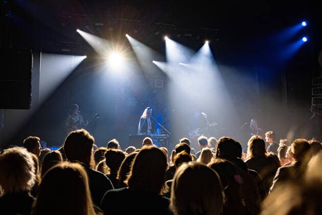 Jenny Wilson live in Copenhagen, Denmark Copenhagen, Denmark. 01st. December, 2021. The Swedish singer, songwriter and musician Jenny Wilson performs a live concert at VEGA in Copenhagen. Copenhagen Denmark  Copyright: xGonzalesxPhoto PeterxTroestx