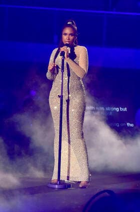 Jennifer Hudson live at AHF World AIDS Day 2021 concert at The Forum Inglewood, 01 12 2021. Foto:xD.xStarbuckx xFuturexImage