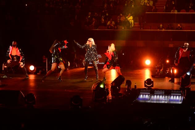 Christina Aguilera Live at AHF World AIDS Day 2021 Concert at The Forum Inglewood, 01 12 2021 Foto:xD.xStarbuckx xFuturexImage