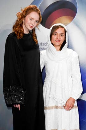 Lily Cole and Zarifa Ghafari at the award ceremony of the German Sustainability Award Design 2021 at the Maritim Hotel Düsseldorf, 02 12 2021 Foto:xF.xKernx xFuturexImage