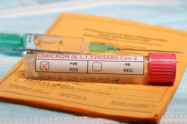 Freiburg themed picture Omicron, Omicron variant, Omicron, mutant, new virus variant with test tube, test tube themed picture Omicron, Omicron variant, Omicron, mutant, new virus variant with test tube, test tube Omicron, Omicron, SARS Cov 2, B Copyright: xFleigx xEibner-Pressefotox EP_dfg