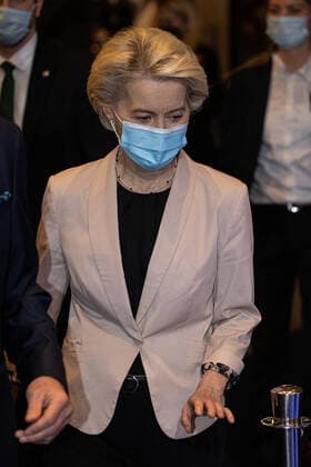 03 12 2021 Düsseldorf Presentation of the 14 German Sustainability Award Here Dr Ursula von der Leyen Düsseldorf Martim Hotel North Rhine-Westphalia Germany