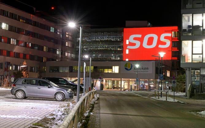 04 12 2021, Since Friday evening 03 12 2021 provides a spectacular facade projection at
