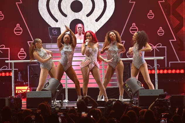 December 3, 2021, Inglewood, CA, USA: INGLEWOOD, CALIFORNIA - DECEMBER 03: Saweetie performs onstage during 102.7 KIIS FM s Jingle Ball 2021 Presented By Capital One at The Forum on December 03, 2021 in Inglewood, California. Inglewood USA - ZUMAs181 20211203_zea_s181_045 Copyright: xImagespacex