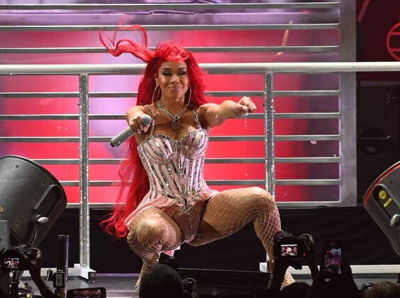 December 3, 2021, Inglewood, CA, USA: INGLEWOOD, CALIFORNIA - DECEMBER 03: Saweetie performs onstage during 102.7 KIIS FM s Jingle Ball 2021 Presented By Capital One at The Forum on December 03, 2021 in Inglewood, California. Inglewood USA - ZUMAs181 20211203_zea_s181_050 Copyright: xImagespacex
