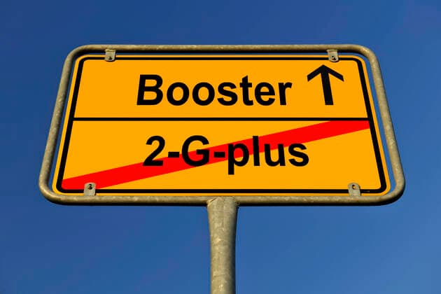 Symbol image booster vaccination to avoid the 2 G plus rule, Vaccinated, Convalescent, Tested, Fourth wave of the Corona crisis, Germany Coronavirus