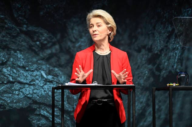 Ursula von der Leyen at the award ceremony of the 14 German Sustainability Award 2021 at the Maritim Hotel Düsseldorf, 03 12 2021 Foto:xF.xKernx xFuturexImage