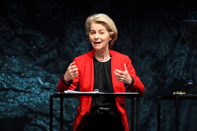 Ursula von der Leyen at the award ceremony of the 14 German Sustainability Award 2021 at the Maritim Hotel Düsseldorf, 03 12 2021 Foto:xF.xKernx xFuturexImage