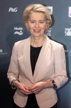 Ursula von der Leyen at the award ceremony of the 14 German Sustainability Award 2021 at the Maritim Hotel Düsseldorf, 03 12 2021 Foto:xR.xSchmiegeltx xFuturexImage
