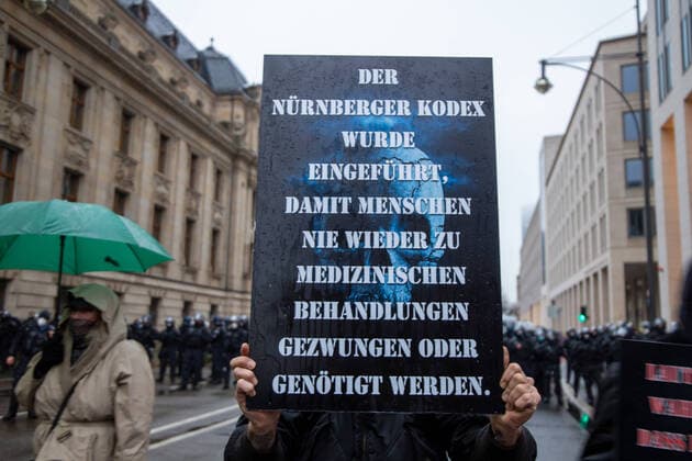 Demonstration in Frankfurt against the Corona measures The demonstration was broken up after a few minutes due to a lack of safety distances between the participants The participants were forced to keep a safety distance of 1.50 meters each Copyright: xUdoxHerrmannx