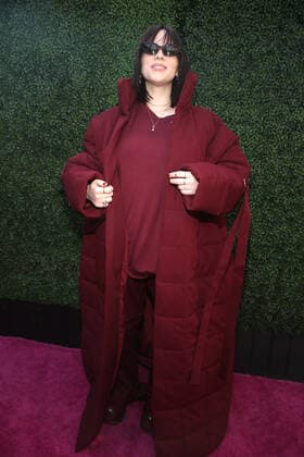 LOS ANGELES, CA - DECEMBER 4: Billie Eilish at Variety 2021 Music Hitmakers Brunch Presented By Peacock Girls5Eva at City Market Social in Los Angeles, California on December 4, 2021. Copyright: xFayexSadoux