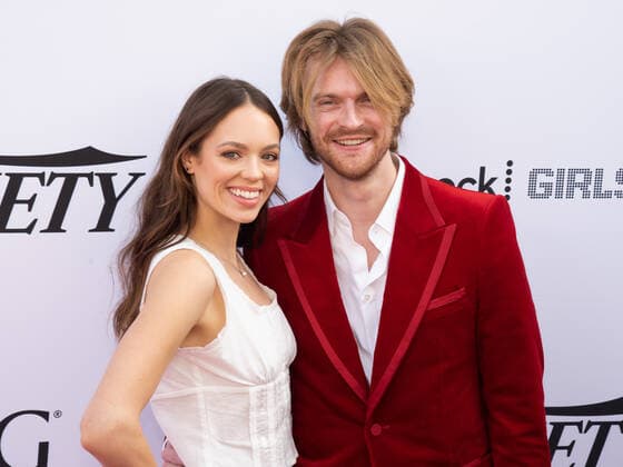 04 December 2021 - Los Angeles, California - Claudia Sulewski and Finneas. 2021 Variety Hitmakers Brunch Presented by Peacock Girls5eva . Photo Credit: Billy Bennight AdMedia 275190 2021-12-04 California Los Angeles  Copyright: xAdMediax STAR_275190_005