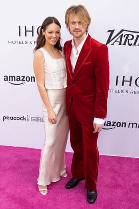 04 December 2021 - Los Angeles, California - Claudia Sulewski and Finneas. 2021 Variety Hitmakers Brunch Presented by Peacock Girls5eva Los Angeles USA - ZUMAa123 20211204_zaa_a123_012 Copyright: xBillyxBennightx