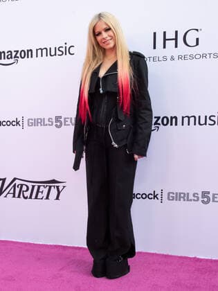 04 December 2021 - Los Angeles, California - Avril Lavigne. 2021 Variety Hitmakers Brunch Presented by Peacock Girls5eva Los Angeles USA - ZUMAa123 20211204_zaa_a123_047 Copyright: xBillyxBennightx
