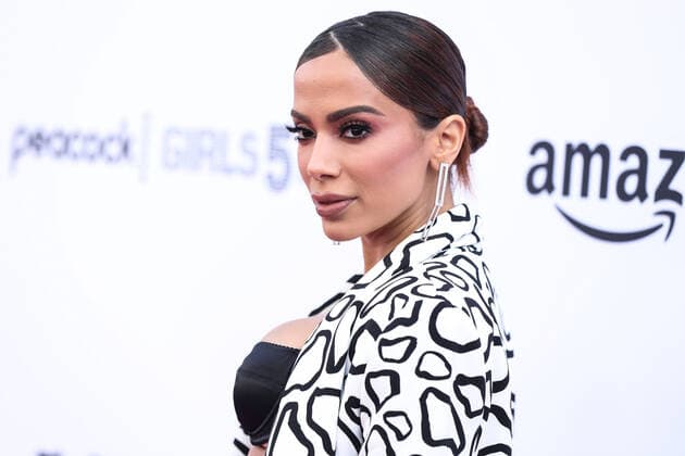 Variety 2021 Music Hitmakers Brunch Brazilian singer Anitta (Larissa de Macedo Machado) arrives at the Variety 2021 Music Hitmakers Brunch presented by Peacock and Girls5eva and sponsored by IHG Hotels and Resorts held at the City Market Social House on December 4, 2021 in Los Angeles, California, United States. Los Angeles California United States  Copyright: xImagexPressxAgencyx originalFilename:collin-variety2211205_npfIn.jpg