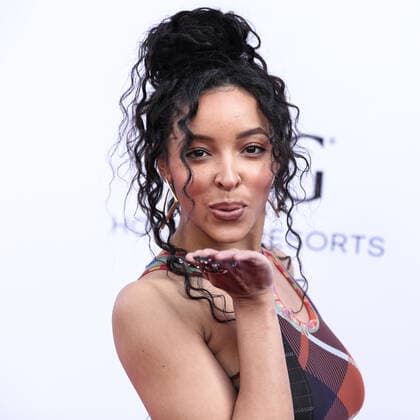 Variety 2021 Music Hitmakers Brunch Singer Tinashe Jorgensen Kachingwe arrives at the Variety 2021 Music Hitmakers Brunch presented by Peacock and Girls5eva and sponsored by IHG Hotels and Resorts held at the City Market Social House on December 4, 2021 in Los Angeles, California, United States. Los Angeles California United States  Copyright: xImagexPressxAgencyx originalFilename:collin-variety2211205_npUF9.jpg