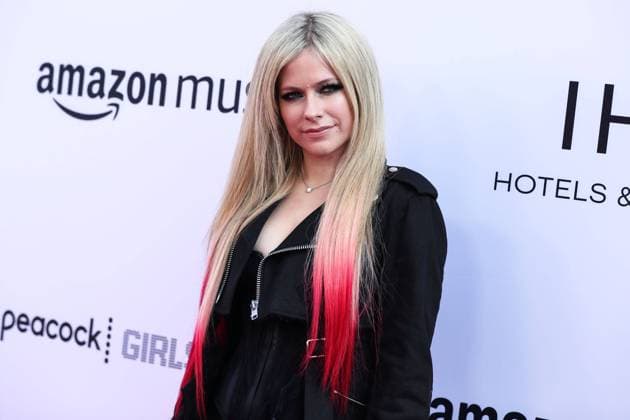 Variety 2021 Music Hitmakers Brunch Singer Avril Lavigne arrives at the Variety 2021 Music Hitmakers Brunch presented by Peacock and Girls5eva and sponsored by IHG Hotels and Resorts held at the City Market Social House on December 4, 2021 in Los Angeles, California, United States. Los Angeles California United States  Copyright: xImagexPressxAgencyx originalFilename:collin-variety2211205_npr4W.jpg