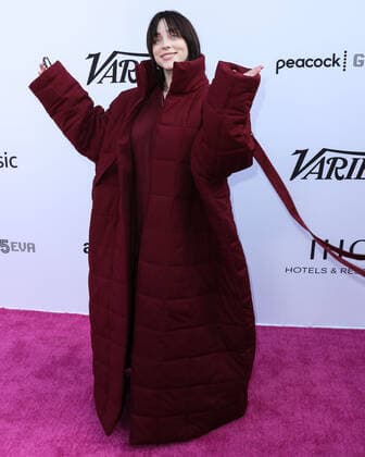 Variety 2021 Music Hitmakers Brunch Singer Billie Eilish arrives at the Variety 2021 Music Hitmakers Brunch presented by Peacock and Girls5eva and sponsored by IHG Hotels and Resorts held at the City Market Social House on December 4, 2021 in Los Angeles, California, United States. Los Angeles California United States  Copyright: xImagexPressxAgencyx originalFilename:collin-variety2211205_npvWY.jpg