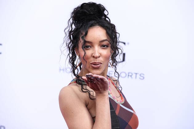 Variety 2021 Music Hitmakers Brunch Singer Tinashe Jorgensen Kachingwe arrives at the Variety 2021 Music Hitmakers Brunch presented by Peacock and Girls5eva and sponsored by IHG Hotels and Resorts held at the City Market Social House on December 4, 2021 in Los Angeles, California, United States. Los Angeles California United States  Copyright: xImagexPressxAgencyx originalFilename:collin-variety2211205_npmfF.jpg