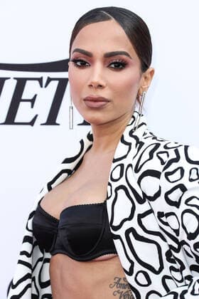 Variety 2021 Music Hitmakers Brunch Brazilian singer Anitta (Larissa de Macedo Machado) arrives at the Variety 2021 Music Hitmakers Brunch presented by Peacock and Girls5eva and sponsored by IHG Hotels and Resorts held at the City Market Social House on December 4, 2021 in Los Angeles, California, United States. Los Angeles California United States  Copyright: xImagexPressxAgencyx originalFilename:collin-variety2211205_npFwK.jpg
