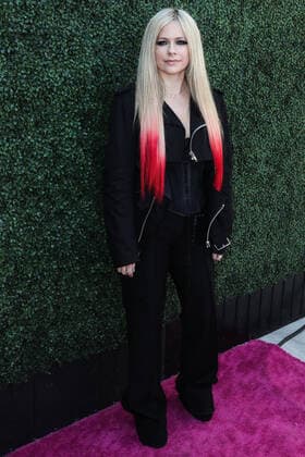 Variety 2021 Music Hitmakers Brunch Singer Avril Lavigne arrives at the Variety 2021 Music Hitmakers Brunch presented by Peacock and Girls5eva and sponsored by IHG Hotels and Resorts held at the City Market Social House on December 4, 2021 in Los Angeles, California, United States. Los Angeles California United States  Copyright: xImagexPressxAgencyx originalFilename:collin-variety2211205_npfj1.jpg