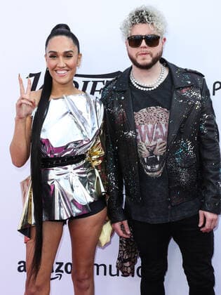 Variety 2021 Music Hitmakers Brunch Singer Jenna Andrews and Stephen Kirk arrive at the Variety 2021 Music Hitmakers Brunch presented by Peacock and Girls5eva and sponsored by IHG Hotels and Resorts held at the City Market Social House on December 4, 2021 in Los Angeles, California, United States. Los Angeles California United States  Copyright: xImagexPressxAgencyx originalFilename:collin-variety2211205_npiTO.jpg