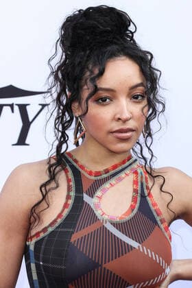 Variety 2021 Music Hitmakers Brunch Singer Tinashe Jorgensen Kachingwe arrives at the Variety 2021 Music Hitmakers Brunch presented by Peacock and Girls5eva and sponsored by IHG Hotels and Resorts held at the City Market Social House on December 4, 2021 in Los Angeles, California, United States. Los Angeles California United States  Copyright: xImagexPressxAgencyx originalFilename:collin-variety2211205_npbLZ.jpg
