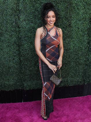 Variety 2021 Music Hitmakers Brunch Singer Tinashe Jorgensen Kachingwe arrives at the Variety 2021 Music Hitmakers Brunch presented by Peacock and Girls5eva and sponsored by IHG Hotels and Resorts held at the City Market Social House on December 4, 2021 in Los Angeles, California, United States. Los Angeles California United States  Copyright: xImagexPressxAgencyx originalFilename:collin-variety2211205_npfhg.jpg