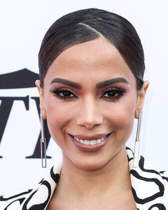 Variety 2021 Music Hitmakers Brunch Brazilian singer Anitta (Larissa de Macedo Machado) arrives at the Variety 2021 Music Hitmakers Brunch presented by Peacock and Girls5eva and sponsored by IHG Hotels and Resorts held at the City Market Social House on December 4, 2021 in Los Angeles, California, United States. Los Angeles California United States  Copyright: xImagexPressxAgencyx originalFilename:collin-variety2211205_npeF8.jpg