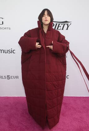 Variety Hitmakers presented by Peacock Girls5eva Featuring: Billie Eilish Where: Los Angeles, California, United States When: 04 Dec 2021 Credit: Faye s Vision Cover Images Copyright: xx 50966294 EDITORIAL USE ONLY. NOT FOR USE BY NEWSPAPERS BASED IN THE UK.
